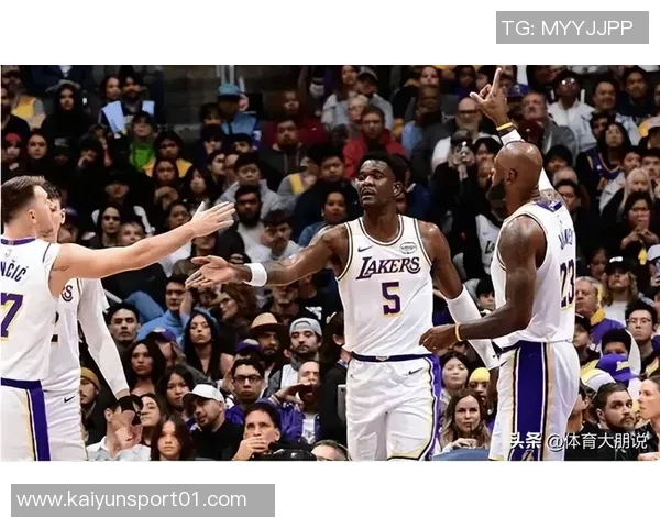 杰弗森谈湖人球迷期待称艾顿加盟已属不易应珍惜现有阵容